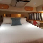 Boat Titanic Motor Yacht A Quai Rose Star Botel