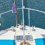 Boat Titanic Motor Yacht A Quai Rose Star Botel Cherbourg-en-Cotentin