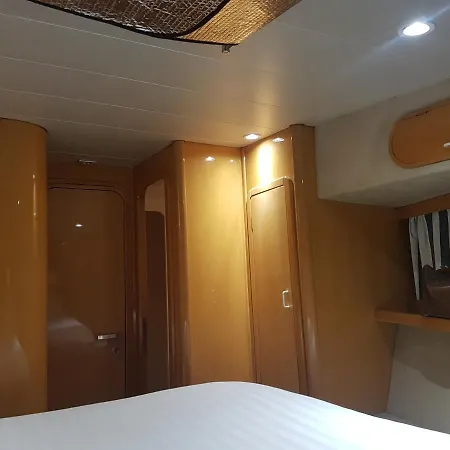 Boat Titanic Motor Yacht A Quai Rose Star