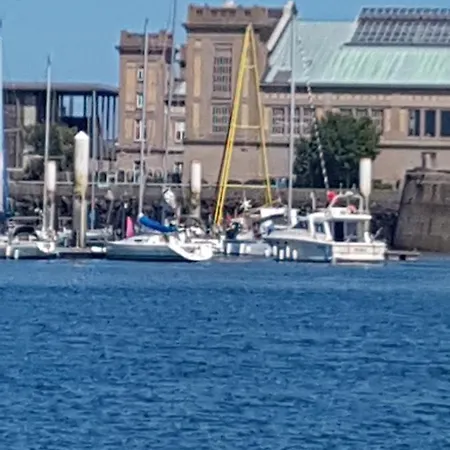 Boat Titanic Motor Yacht A Quai Rose Star 船屋 *