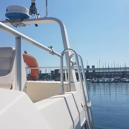 Boat Titanic Motor Yacht A Quai Rose Star *