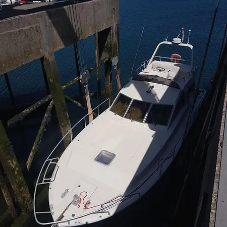 Boat Titanic Motor Yacht A Quai Rose Star Cherbourg-en-Cotentin