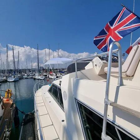 Boat Titanic Motor Yacht A Quai Rose Star 셰르부르 앙 코탱탕