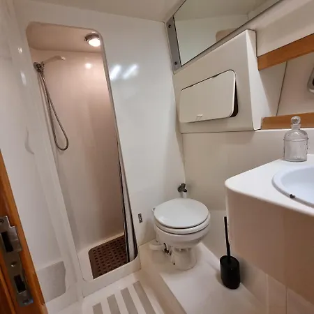 Boat Titanic Motor Yacht A Quai Rose Star 瑟堡