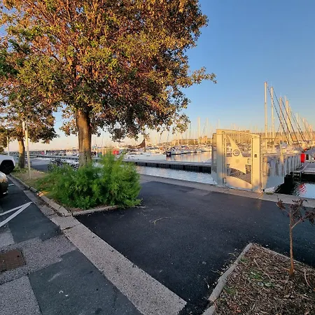 Boat Titanic Motor Yacht A Quai Rose Star