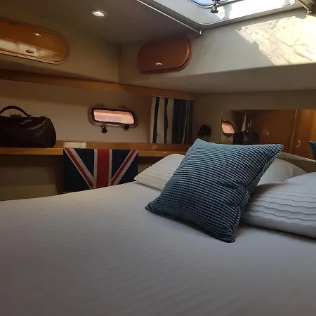 Boat Titanic Motor Yacht A Quai Rose Star