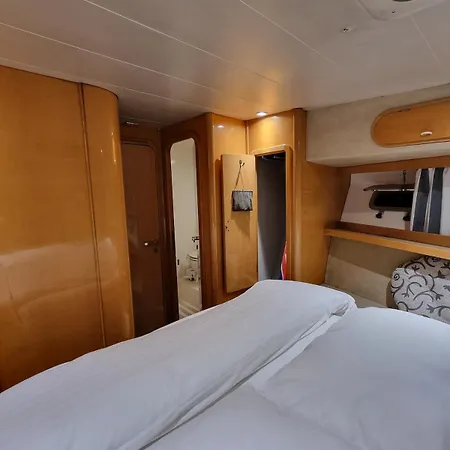 Boat Titanic Motor Yacht A Quai Rose Star 船屋 *