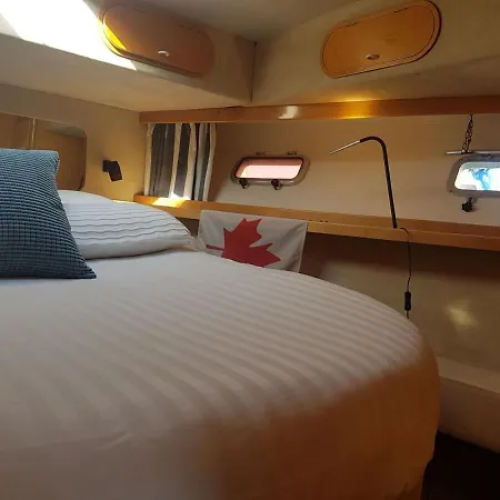 船屋 Boat Titanic Motor Yacht A Quai Rose Star *