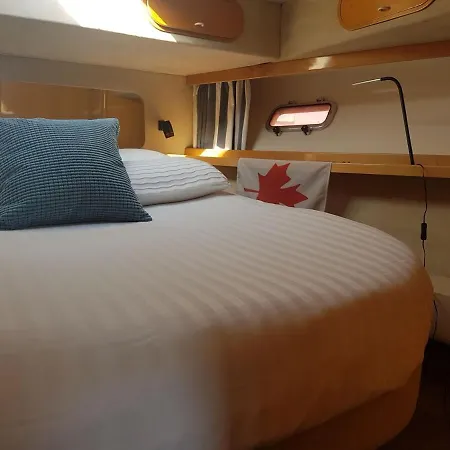Boat Titanic Motor Yacht A Quai Rose Star *