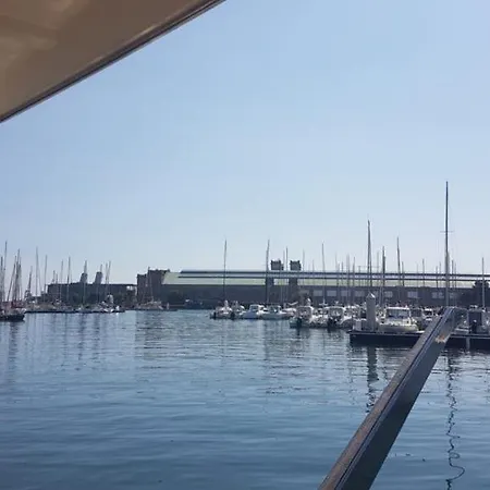 Boat Titanic Motor Yacht A Quai Rose Star 船屋