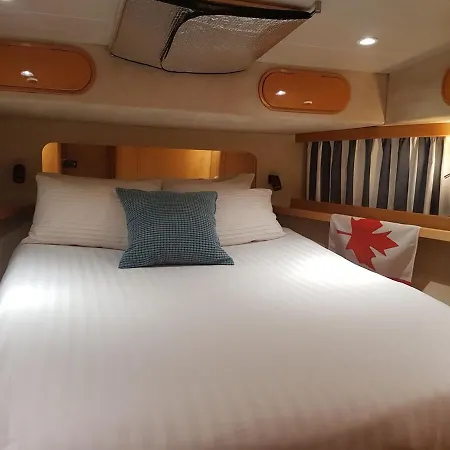 船屋 Boat Titanic Motor Yacht A Quai Rose Star *