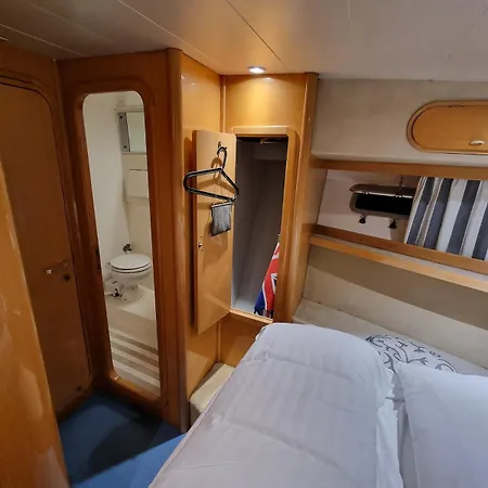 Boat Titanic Motor Yacht A Quai Rose Star