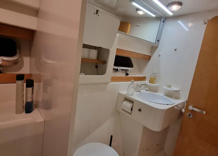 Boat Titanic Motor Yacht A Quai Rose Star *