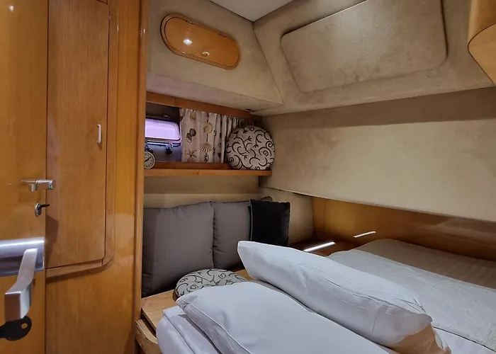 Boat Titanic Motor Yacht A Quai Rose Star * Cherbourg-en-Cotentin