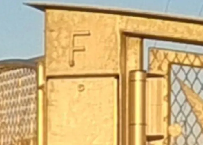 Boat Titanic Motor Yacht A Quai Rose Star Botel